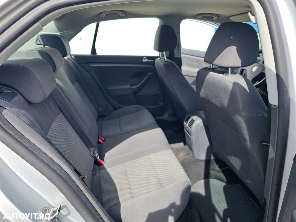 Volkswagen Jetta 1.9 TDI Comfortline - 15