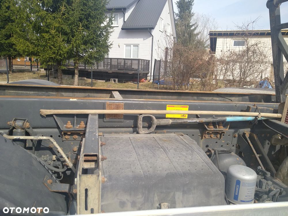 Mercedes-Benz ACTROS - 13