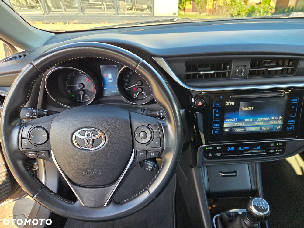Toyota Auris 1.6 Premium Comfort - 10