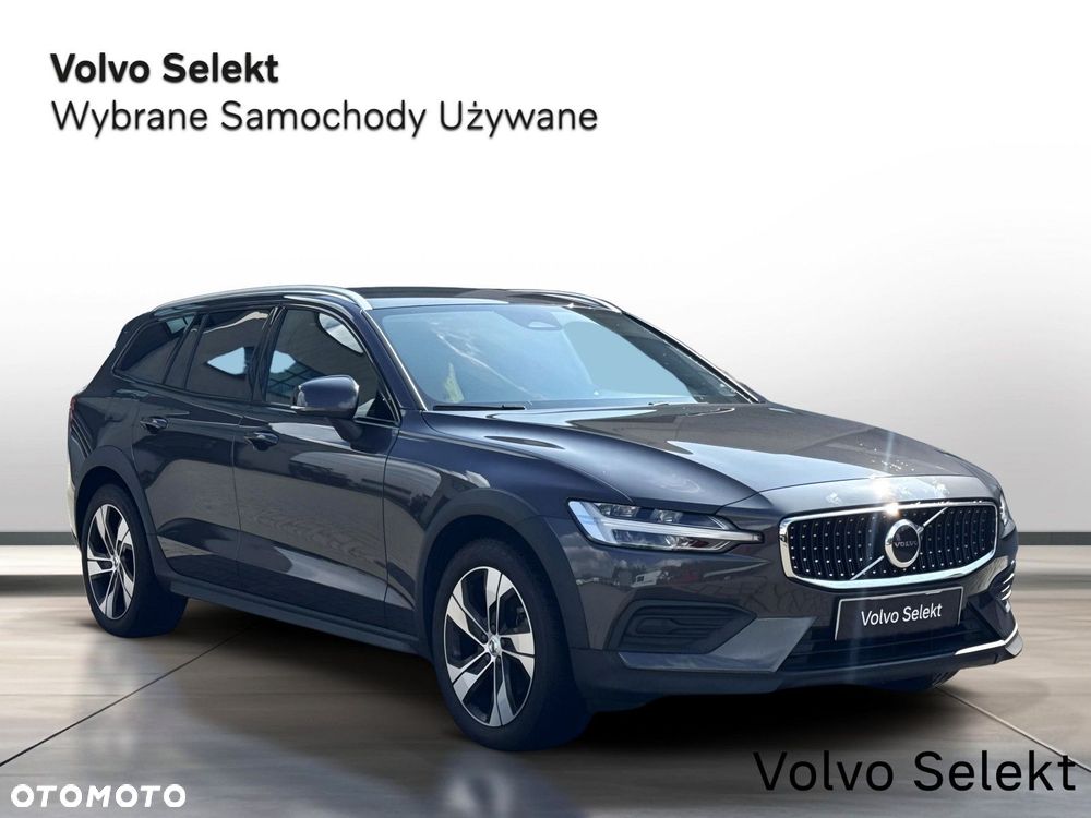 Volvo V60 Cross Country - 8