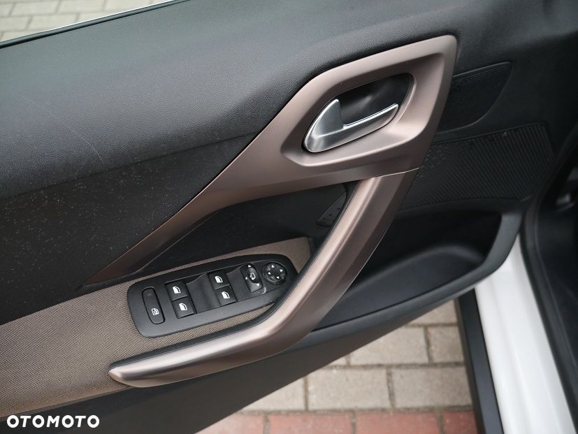 Peugeot 2008 120 VTI Allure - 22