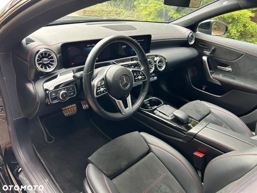 Mercedes-Benz CLA 250 4Matic 7G-DCT AMG Line - 10