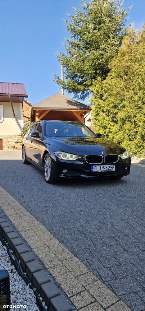 BMW Seria 3 318d Sport Line - 3