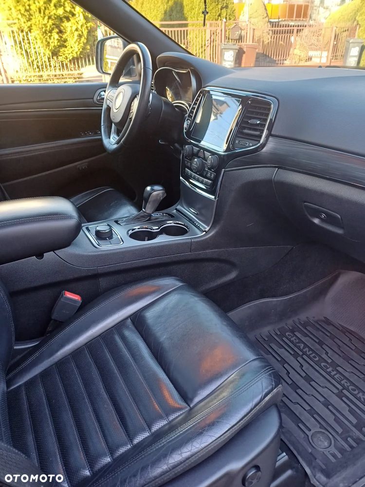 Jeep Grand Cherokee - 13