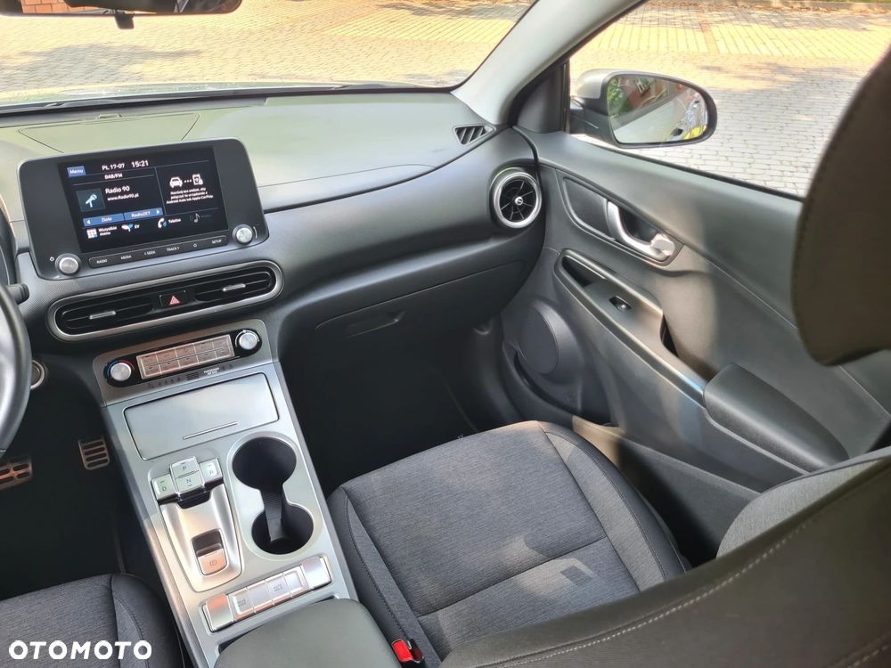 Hyundai Kona - 12