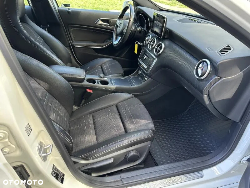 Mercedes-Benz Klasa A 180 7G-DCT Urban - 8