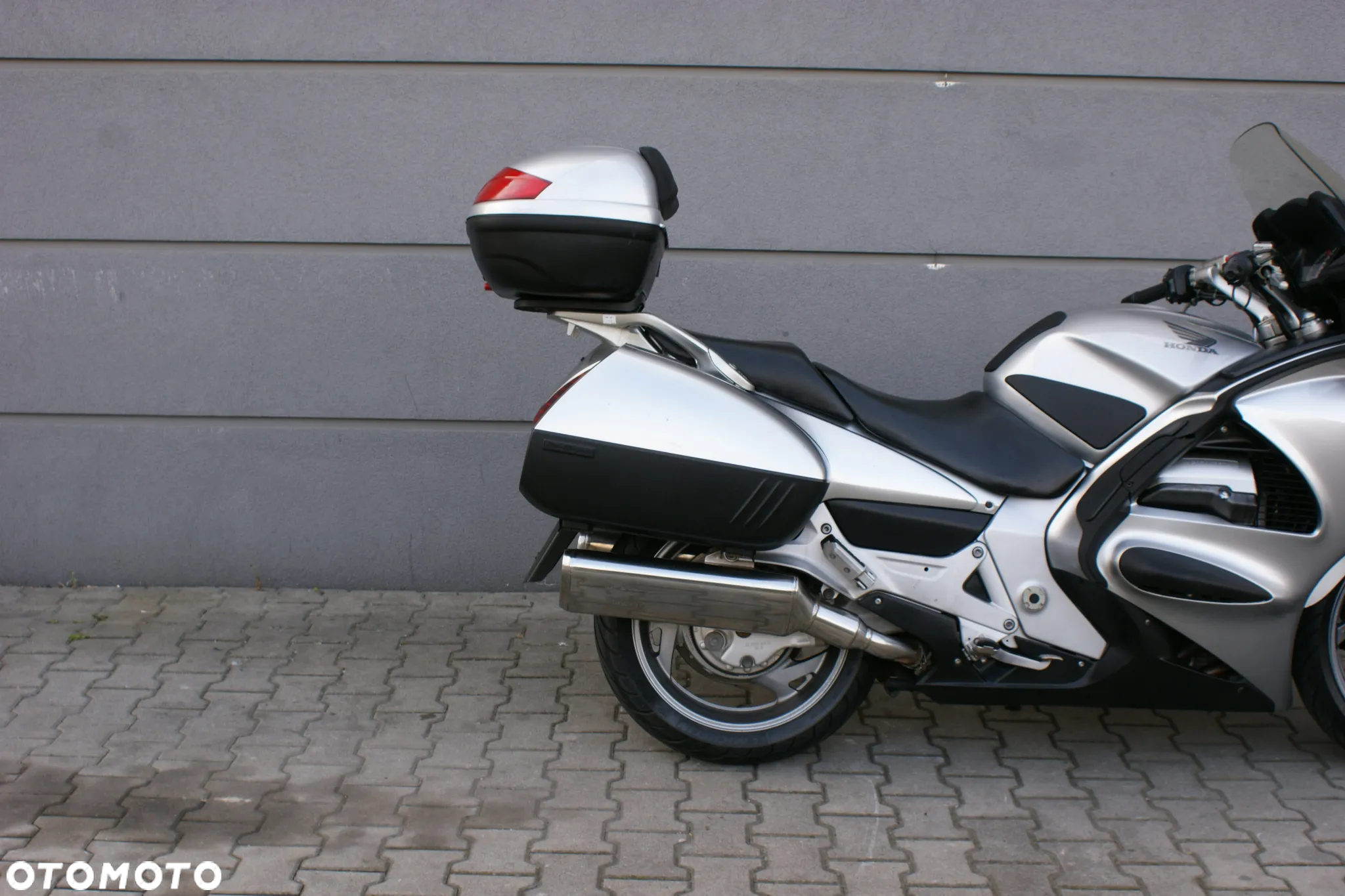 Honda ST - 9