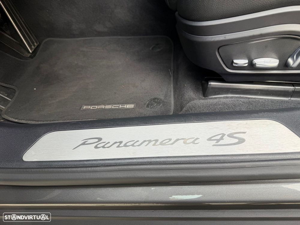 Porsche Panamera Sport Turismo 4 S - 25