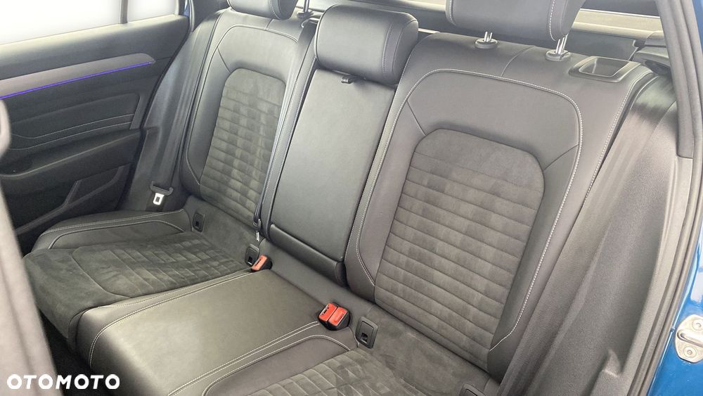 Volkswagen Passat - 13