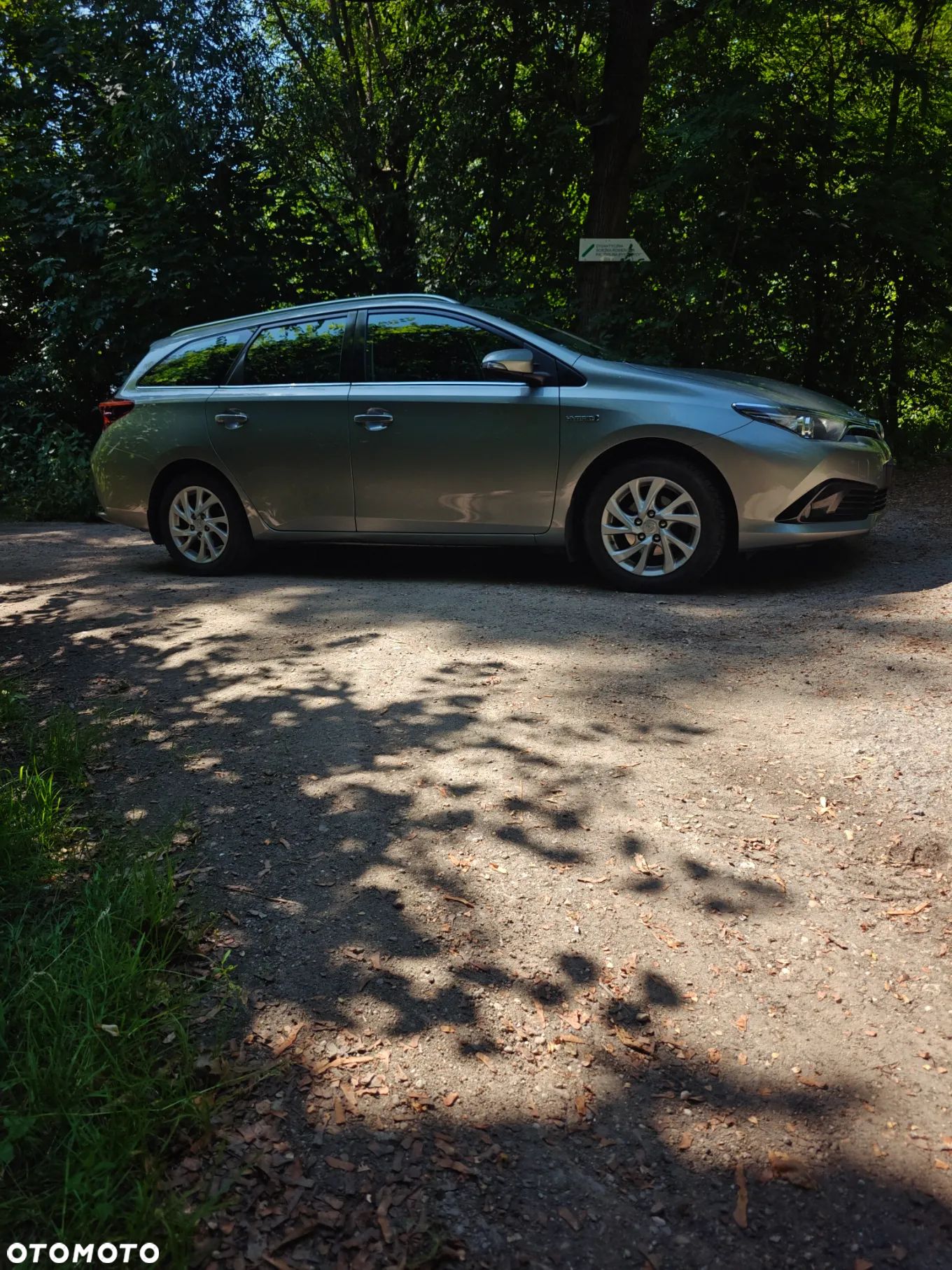 Toyota Auris Hybrid 135 Comfort - 1