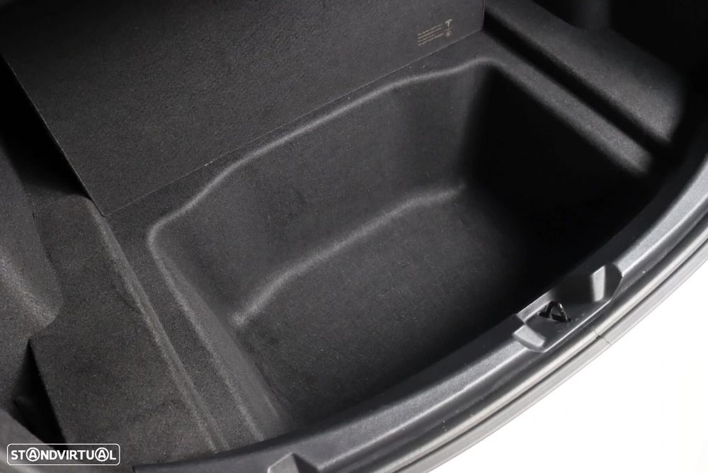 Tesla Model 3 Long-Range Dual Motor AWD - 30