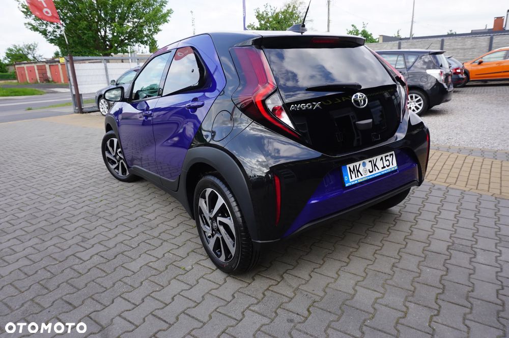 Toyota Aygo X x-shift x-play Team Deutschland - 5