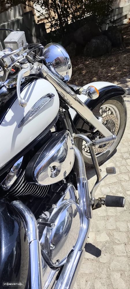 Suzuki Intruder VL 800 - 18