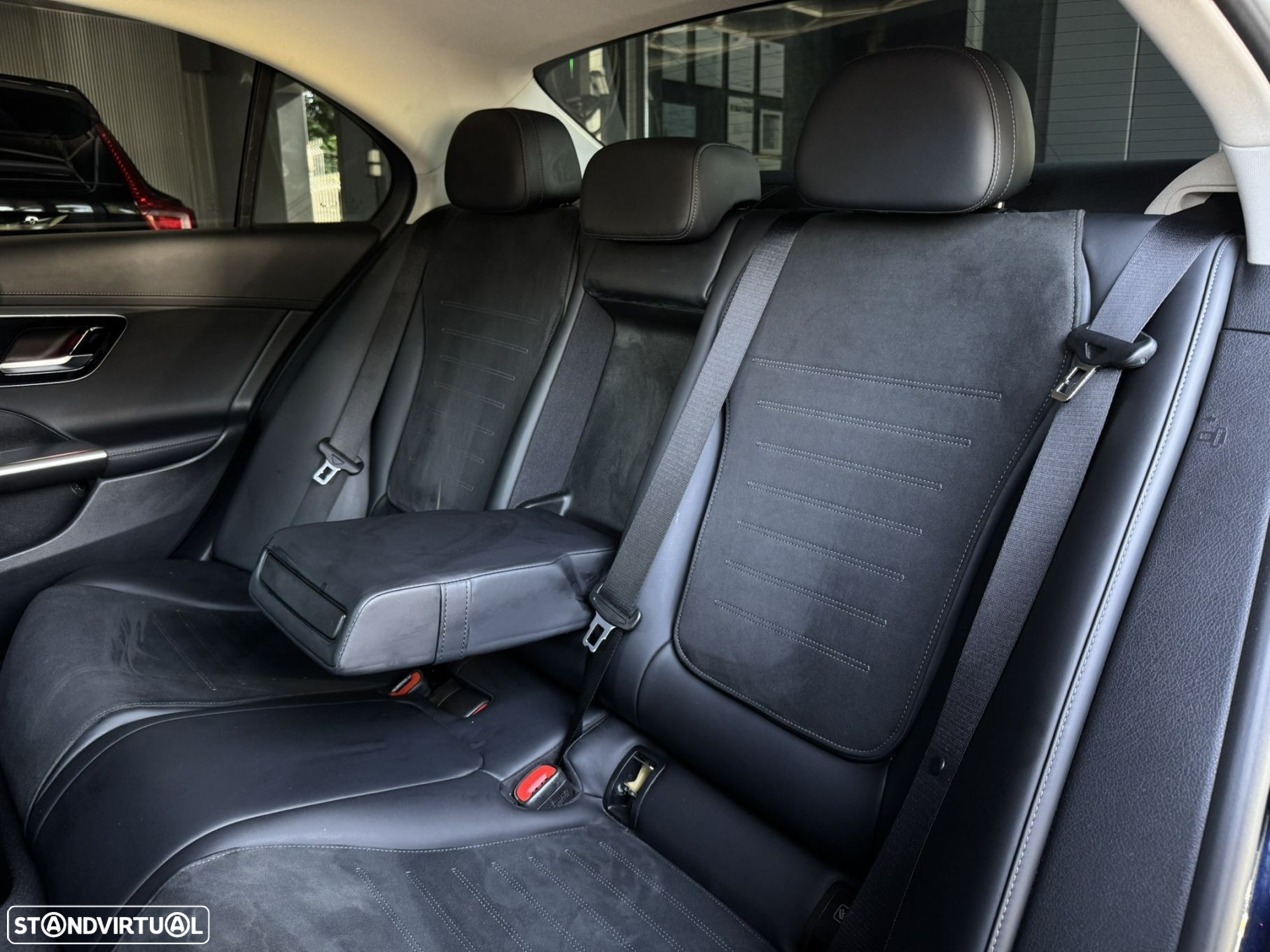 Mercedes-Benz C 300 d AMG Line - 20