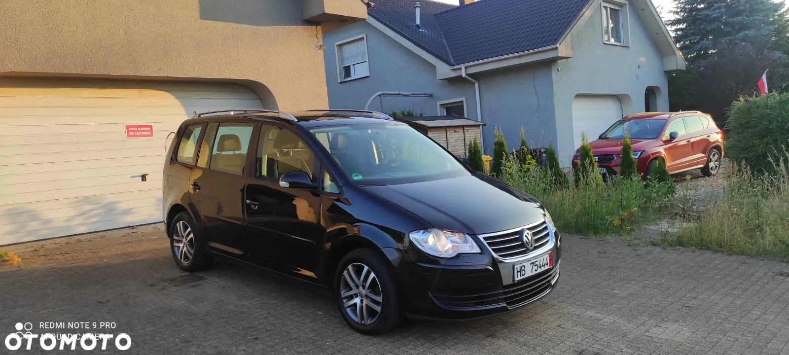 Volkswagen Touran 2.0 TDI DPF BlueMotion Technology DSG Comfortline - 20