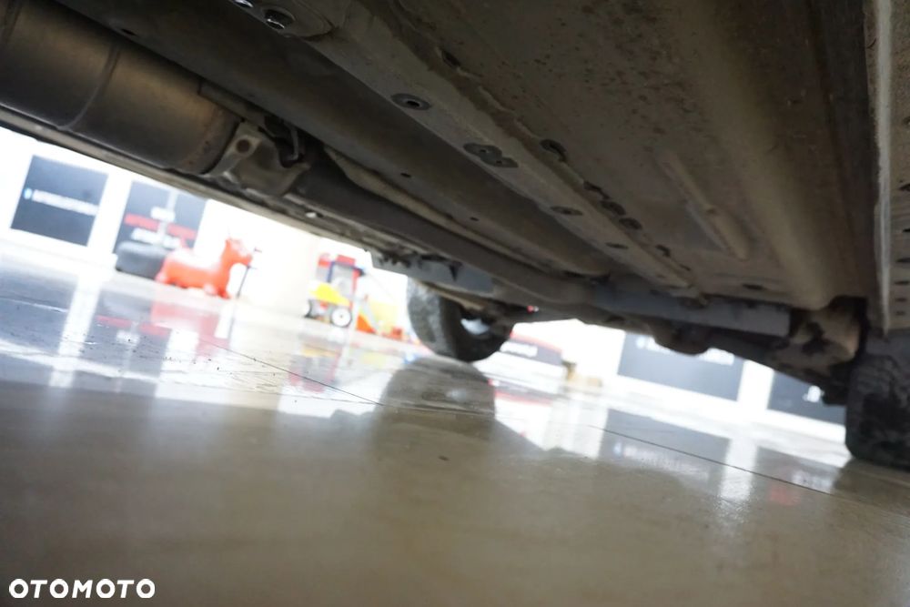 Nissan Qashqai 2.0 dCi DPF tekna - 17