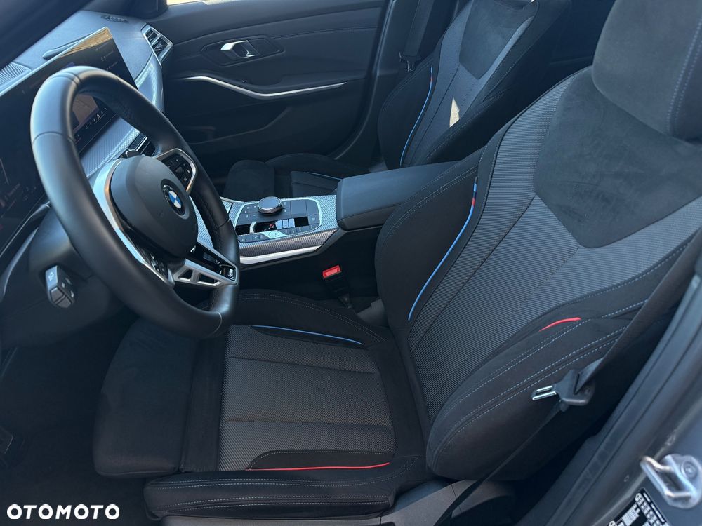 BMW Seria 3 330i xDrive M Sport - 27
