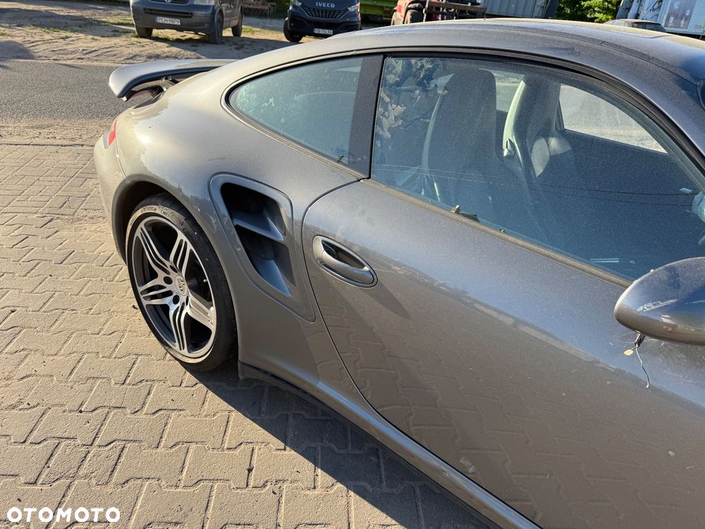 Porsche 911 - 8
