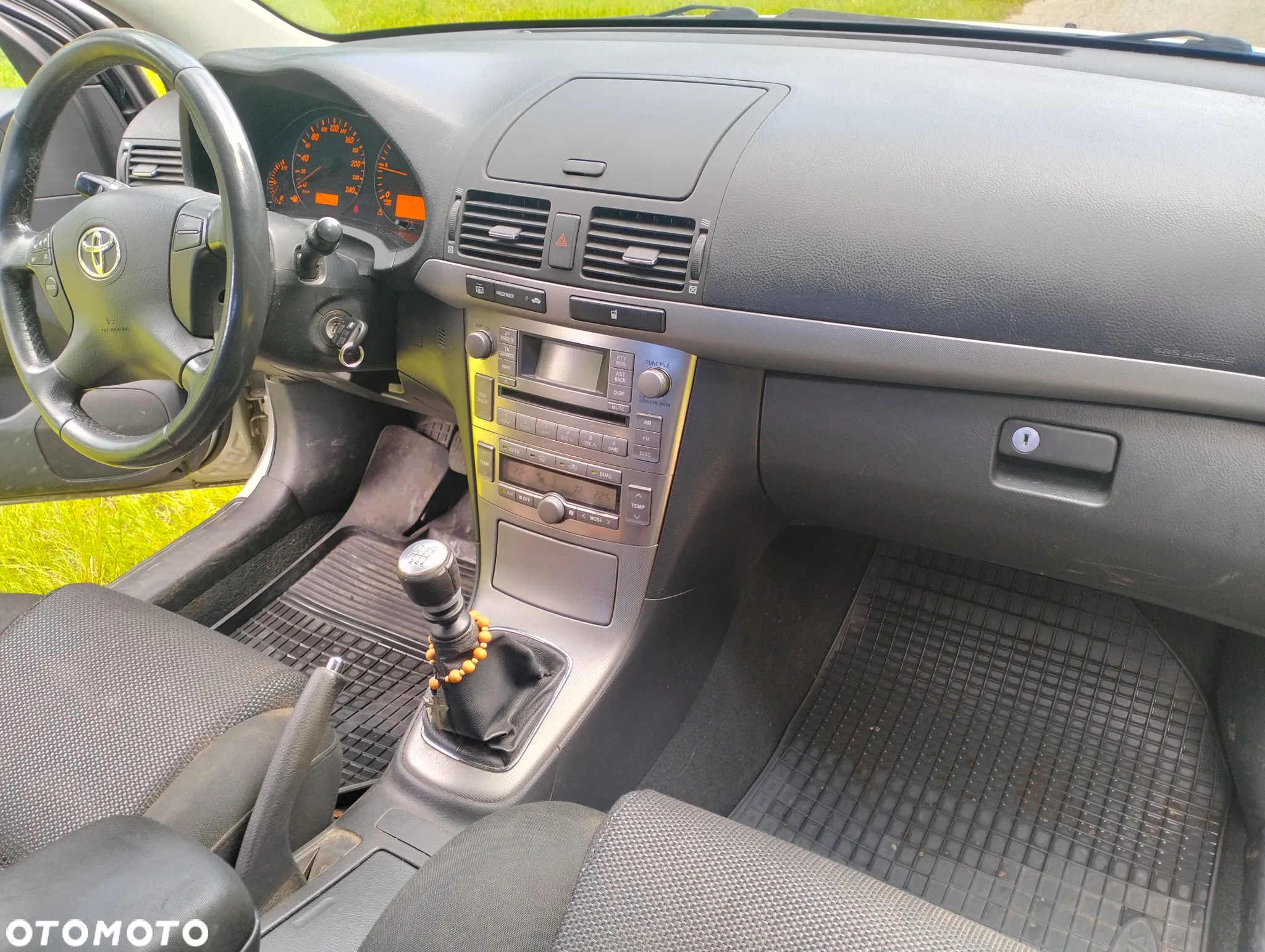 Toyota Avensis - 18