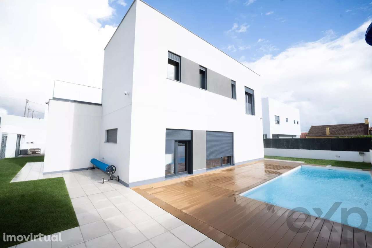 Excelente Moradia V4 Nova com Piscina - Grande imagem: 2/28