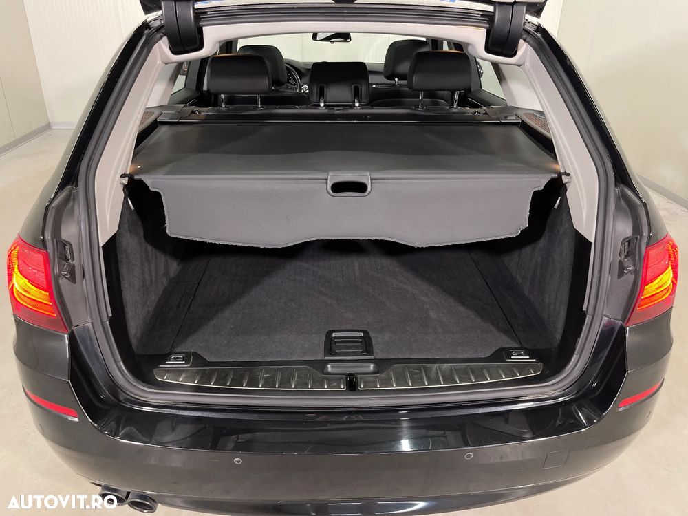 BMW Seria 5 525d Aut. Luxury Line - 14