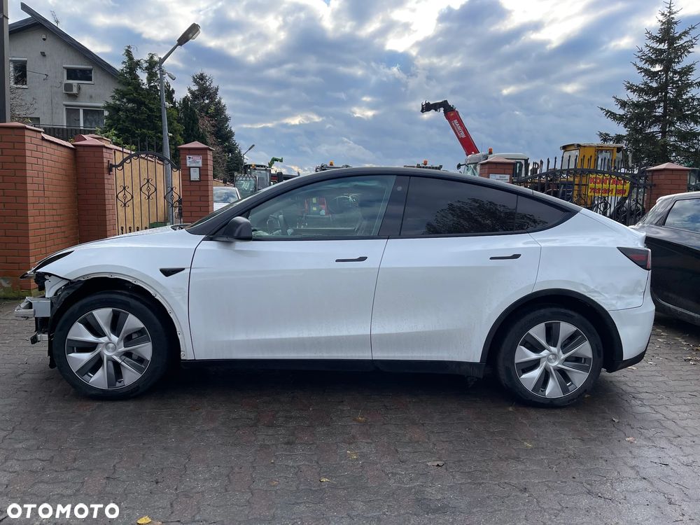 Tesla Y Model RWD - 3