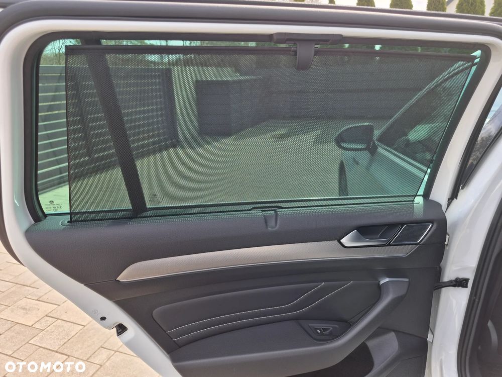 Volkswagen Passat - 21