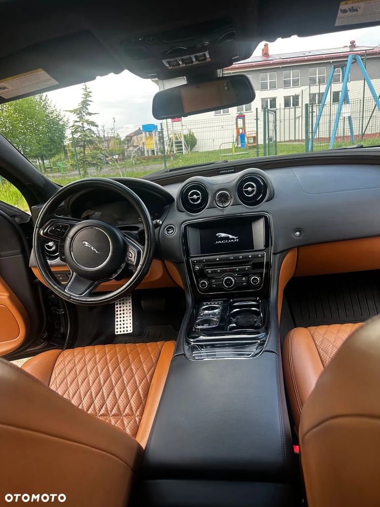 Jaguar XJ 3.0 T AWD Premium Luxury - 8