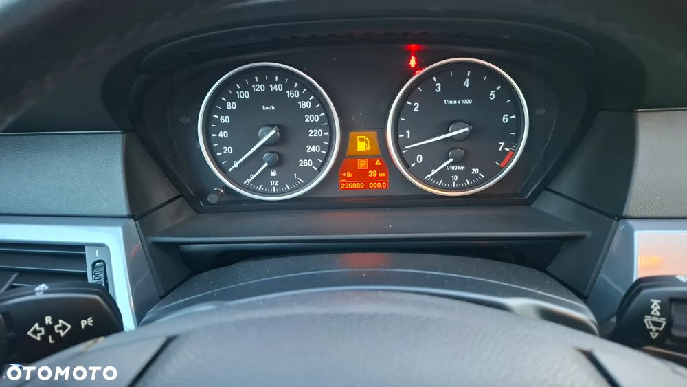 BMW Seria 5 525i - 17