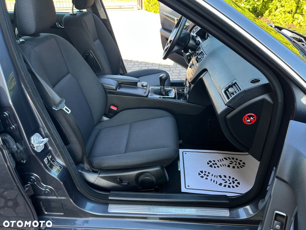 Mercedes-Benz Klasa C 180 Kompressor BlueEFFICIENCY - 23