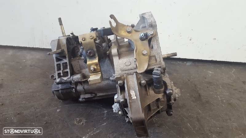 CAIXA VELOCIDADES FIAT PUNTO 1999 - 4