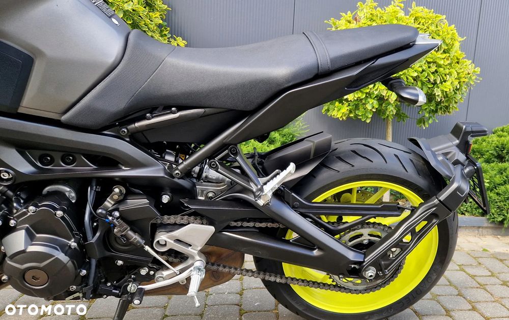 Yamaha MT - 27