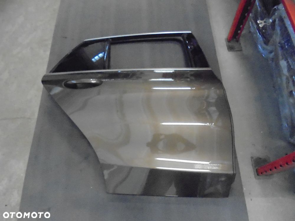 MERCEDES C KLASA W205 DRZWI TYLNE PRAWE KOMPLETNE - 2