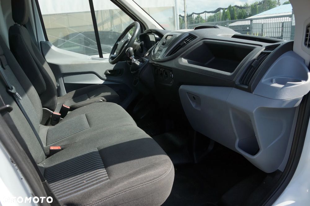 Ford Transit - 23