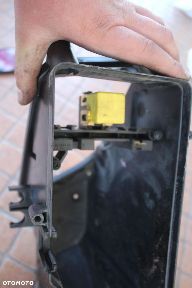 OBUDOWA SKRZYNKI BEZPIECZNIKOW MERCEDES W210 2105400250 - 5