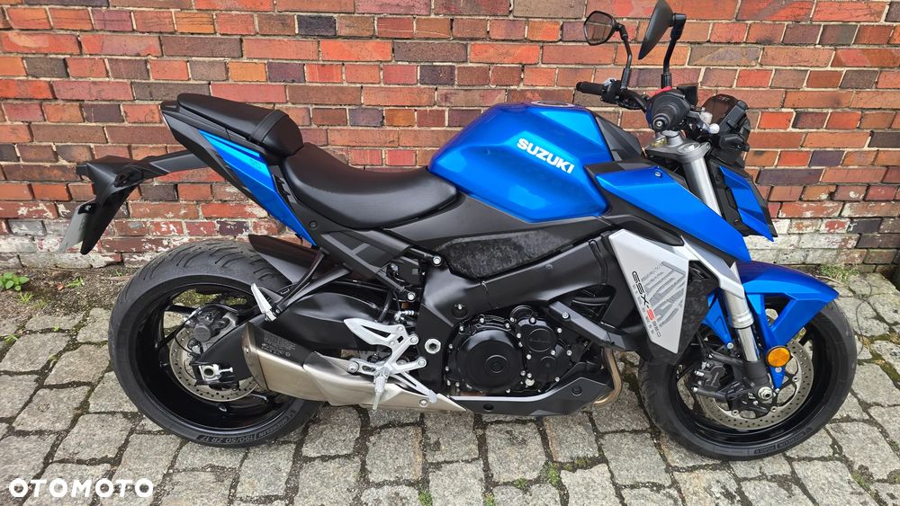 Suzuki GSX - 29