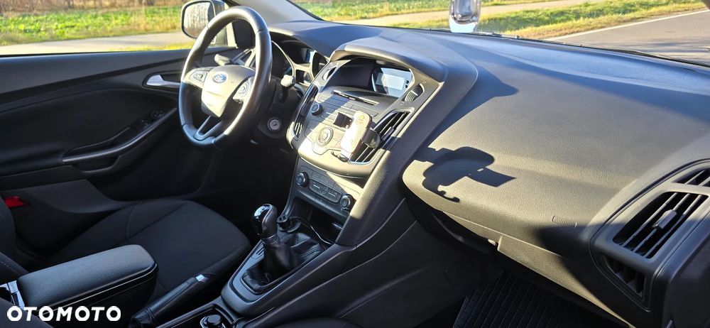 Ford Focus 1.6 Trend - 10