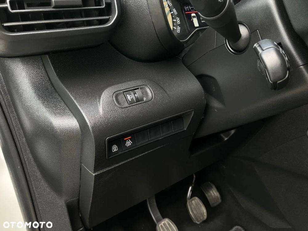 Toyota Proace City Verso 1.2 Turbo L1 Team Deutschland - 36