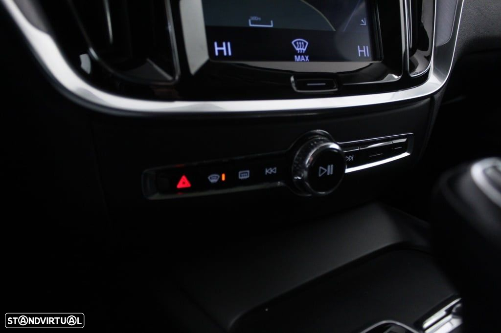 Volvo V60 2.0 D3 Momentum Plus - 29