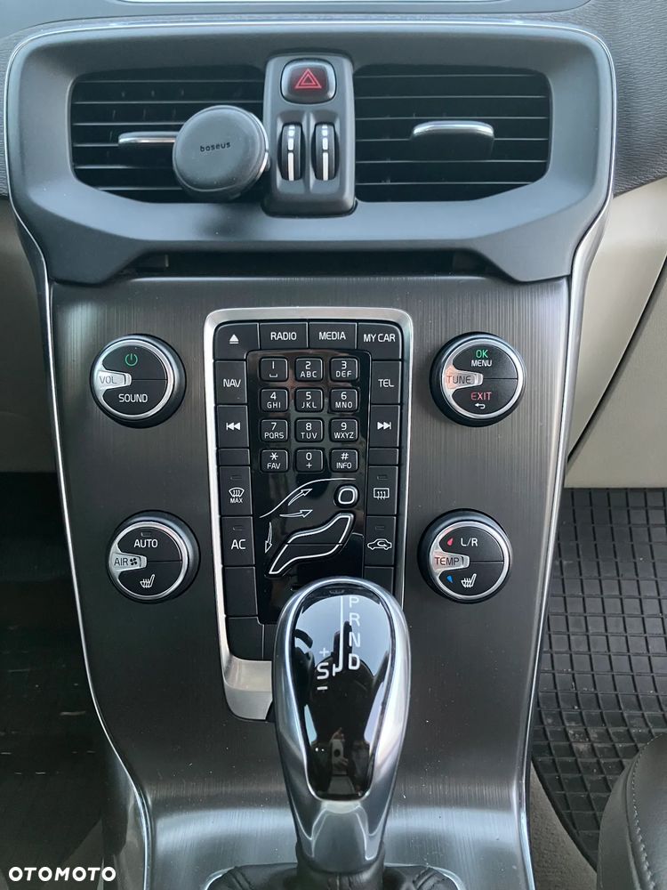 Volvo V40 - 16
