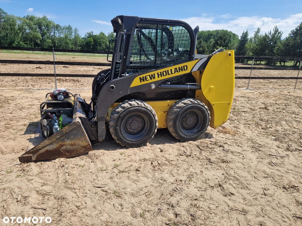 New Holland L216 - 7