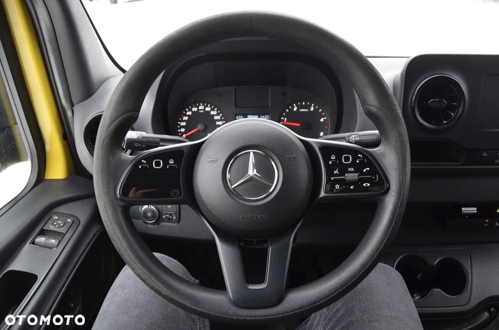Mercedes-Benz Sprinter - 23
