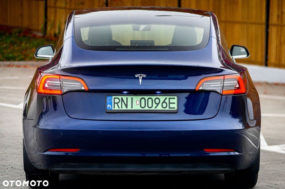 Tesla Model 3 - 5
