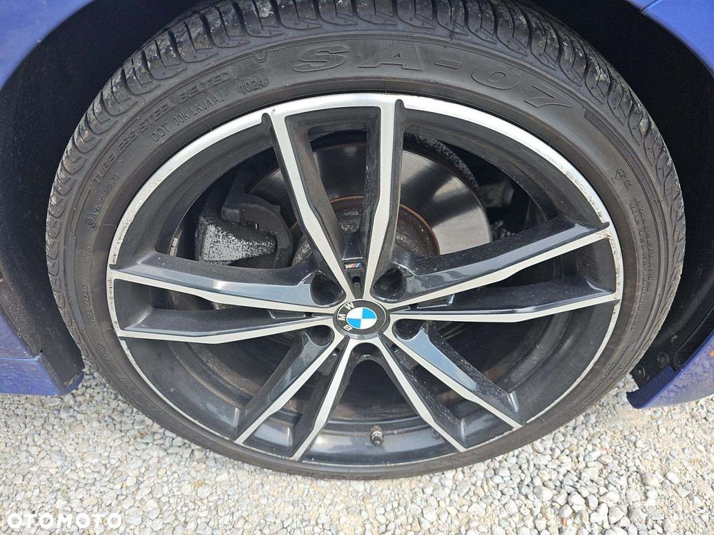 BMW Seria 3 330i M Sport - 17