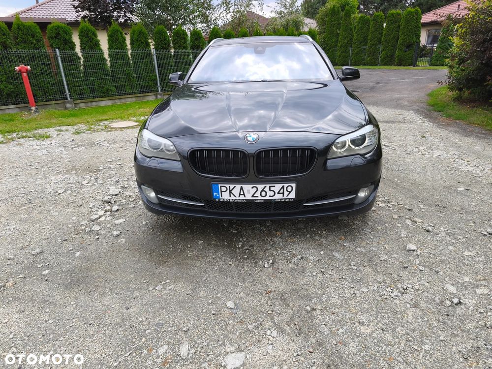 BMW Seria 5 525d xDrive - 9