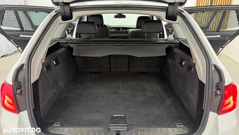 BMW Seria 5 528i Aut. Luxury Line - 17