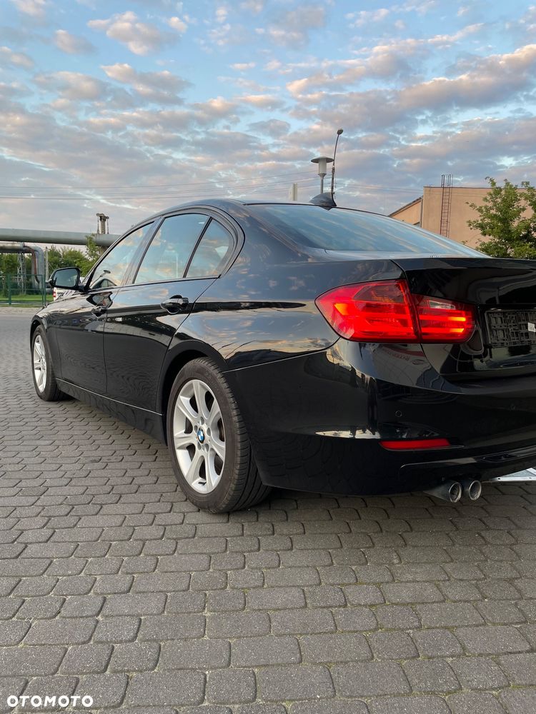 BMW Seria 3 330d Sport Line - 24
