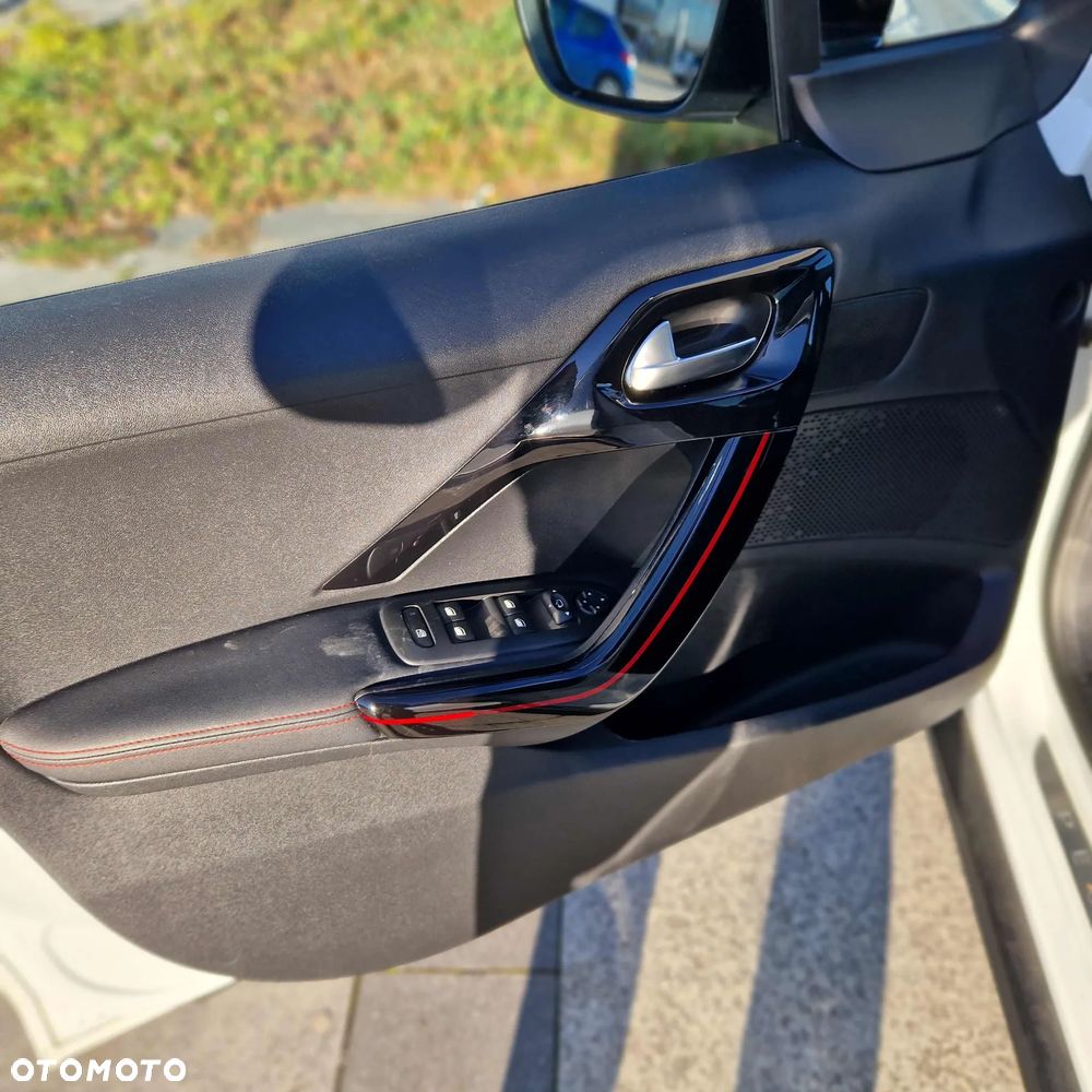 Peugeot 2008 PureTech 110 Stop&Start GT-Line Edition - 14