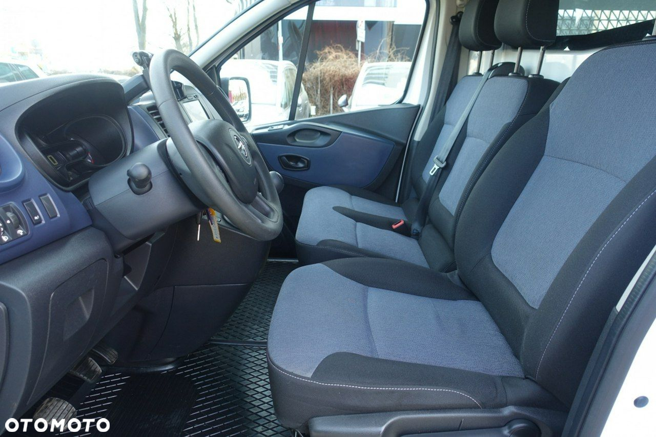 Opel Vivaro - 11