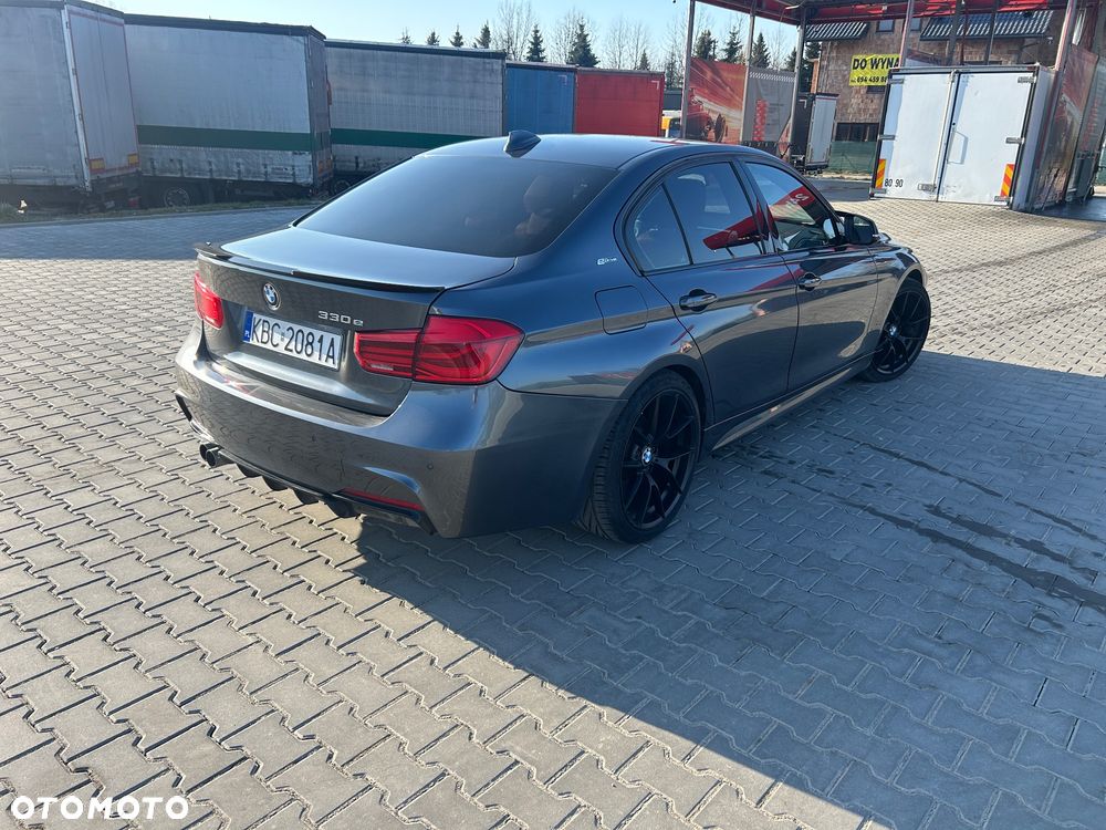 BMW Seria 3 330e iPerformance M Sport Shadow - 14